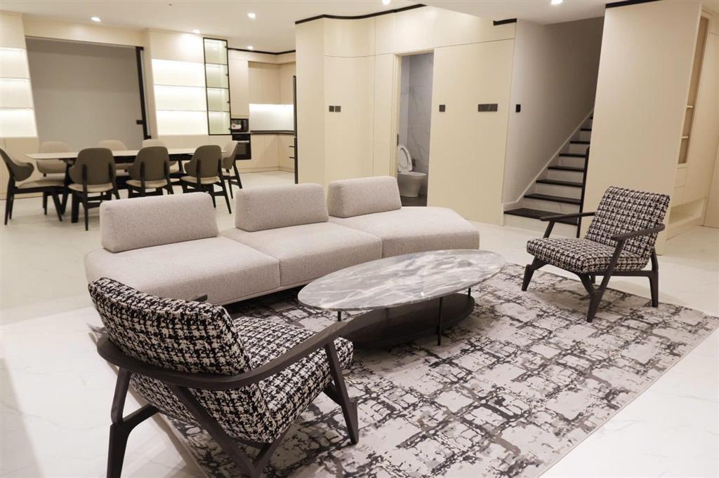 Chuyên cho thuê căn hộ penthouse phú mỹ hưng tphcm 4pn 4wc nhà đang trống ở ngay  0935 382 *** luân