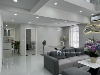 Bán gấp căn hộ duplex chung cư sky garden  phú mỹ hưng  q7 tphcm. 130m2 4pn 4wc sổ hồng riêng