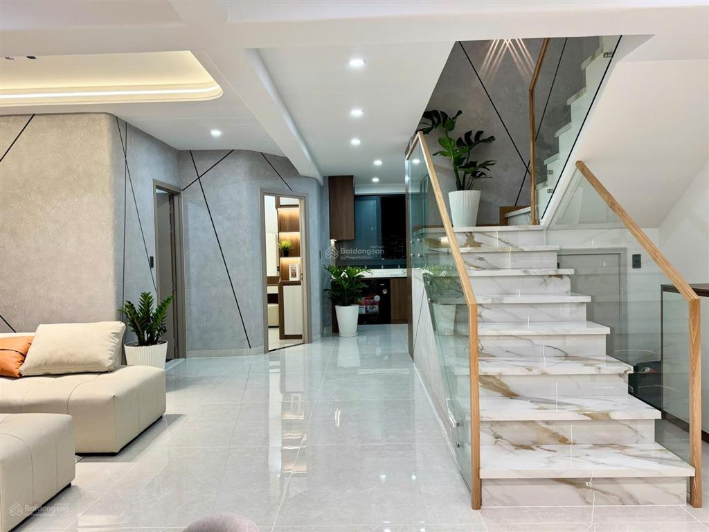 Penthouse sky garden 3 phú mỹ hưng tp. hcm 250m2  4pn 3wc đang cho thuê 100 triệu/tháng