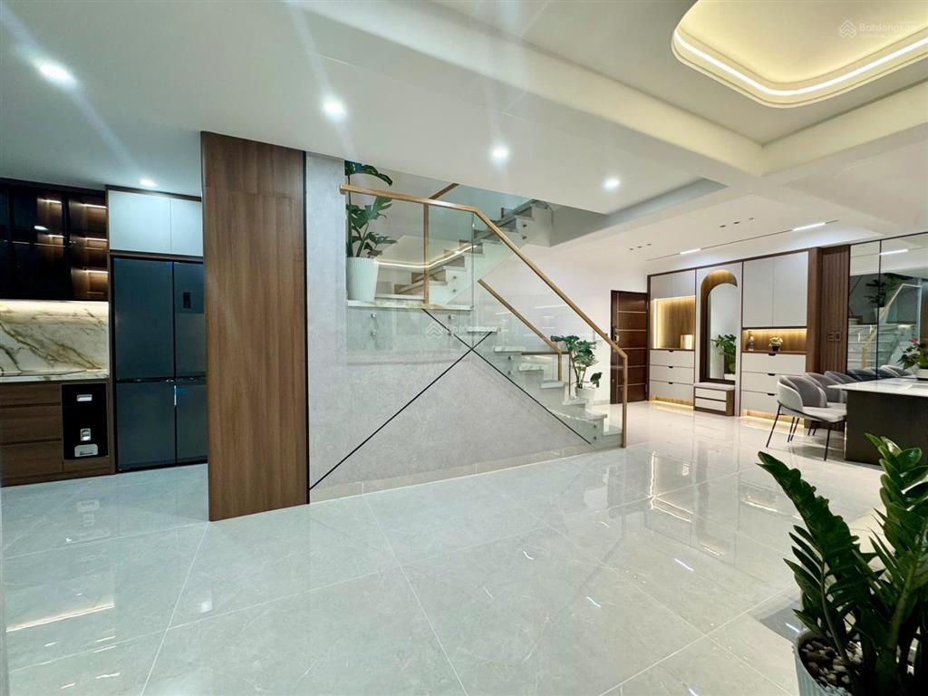 Penthouse sky garden 3 phú mỹ hưng tp. hcm 250m2  4pn 3wc đang cho thuê 100 triệu/tháng