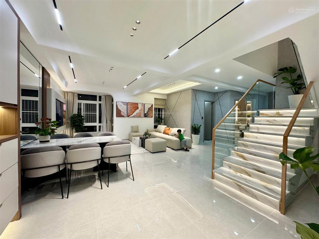 Penthouse sky garden 3 phú mỹ hưng tp. hcm 250m2  4pn 3wc đang cho thuê 100 triệu/tháng