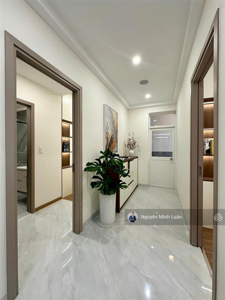 Bán căn hộ chung cư sky garden phú mỹ hưng tp.hcm  3pn 2wc sổ hồng riêng, mới 100%.  0935 382 ***
