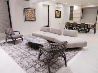 Bán gấp căn hộ penthouse sky garden  phú mỹ hưng tp.hcm. 257,3m2, 4pn 4wc sổ hồng riêng sổ sẵn