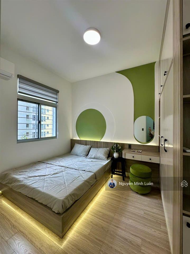 Sở hữu ngay căn hộ sky garden nhà mới 100%  3pn 2wc shr  chỉ với 6.4 tỷ.  0935 382 *** luân