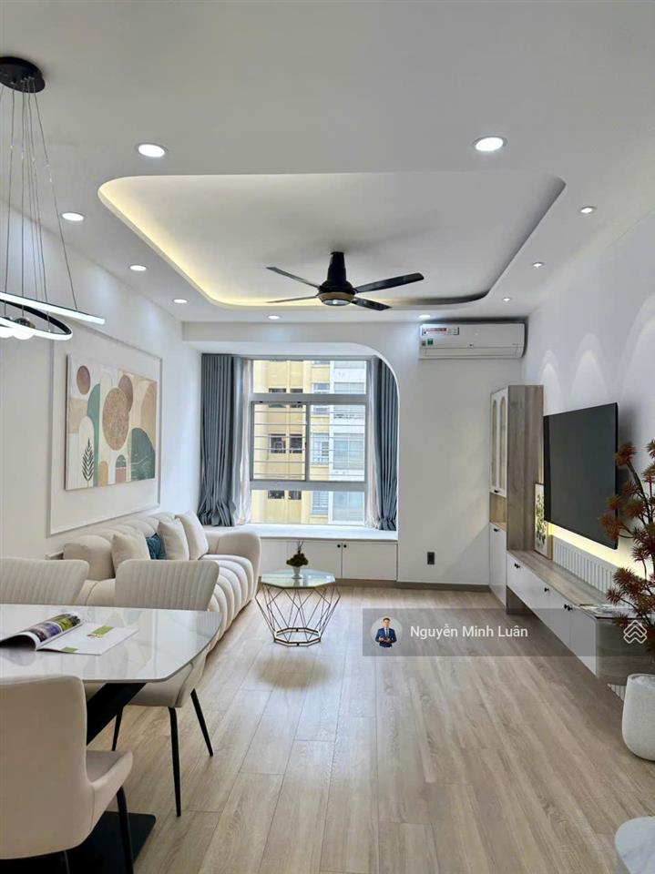 Sở hữu ngay căn hộ sky garden nhà mới 100%  3pn 2wc shr  chỉ với 6.4 tỷ.  0935 382 *** luân