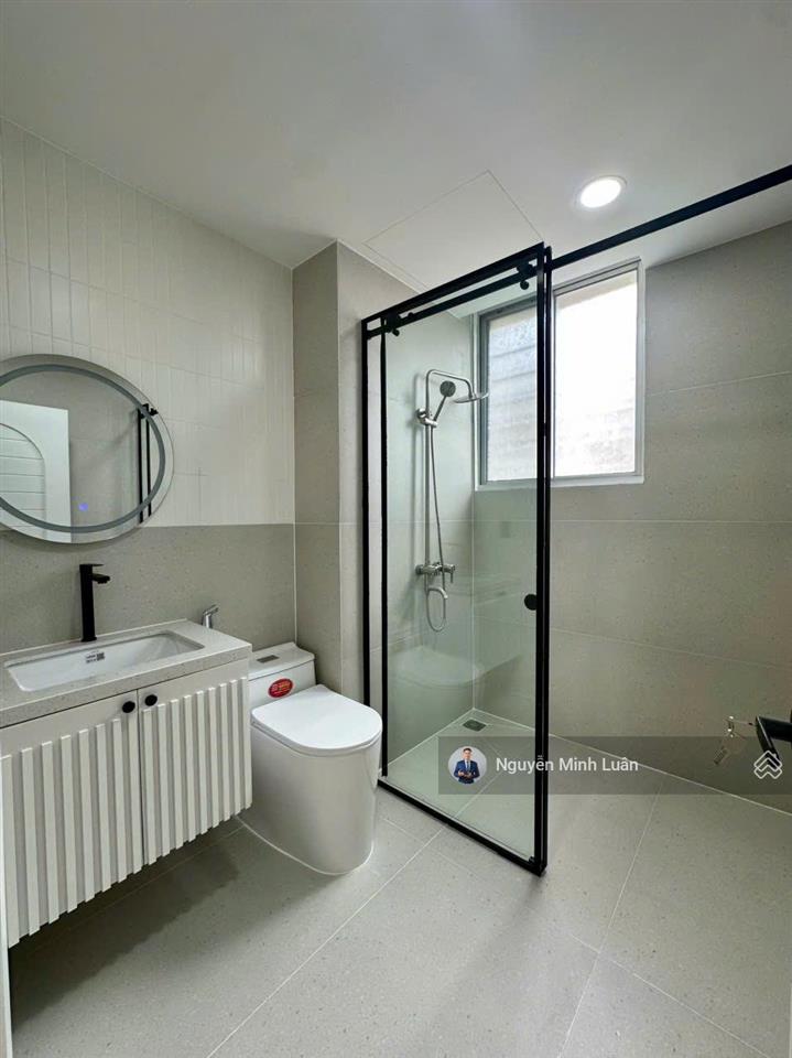 Sở hữu ngay căn hộ sky garden nhà mới 100%  3pn 2wc shr  chỉ với 6.4 tỷ.  0935 382 *** luân