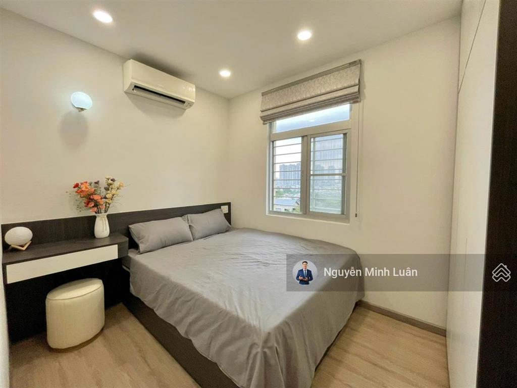 Bán gấp căn hộ mới decor nội thất 6,5 tỷ  sky garden 2  phú mỹ hưng 3pn 2wc.  ngay 0935 382 ***