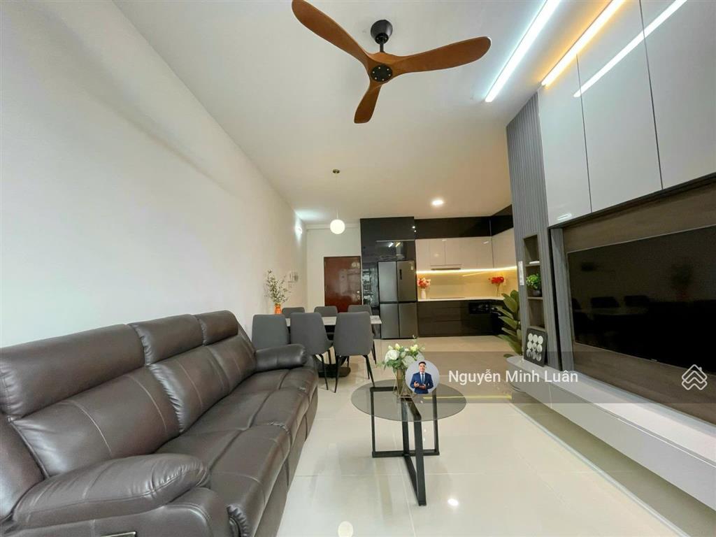 Bán gấp căn hộ mới decor nội thất 6,5 tỷ  sky garden 2  phú mỹ hưng 3pn 2wc.  ngay 0935 382 ***