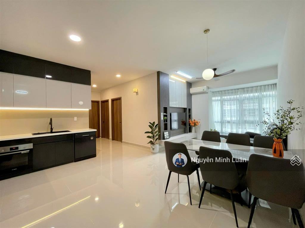 Bán gấp căn hộ mới decor nội thất 6,5 tỷ  sky garden 2  phú mỹ hưng 3pn 2wc.  ngay 0935 382 ***