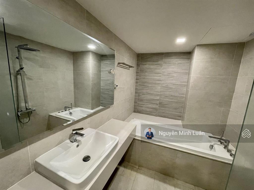Chuyên cho thuê penthouse sky garden phú mỹ hưng tphcm  250m2  3pn 3wc. giá chỉ 35 tr/th
