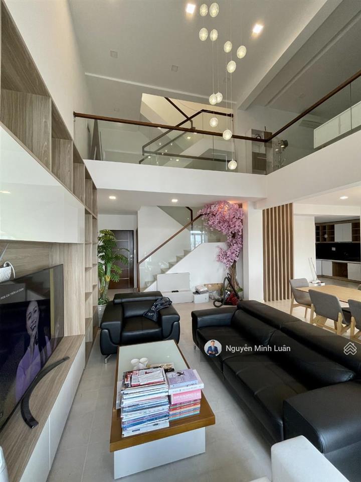 Chuyên cho thuê penthouse sky garden phú mỹ hưng tphcm  250m2  3pn 3wc. giá chỉ 35 tr/th