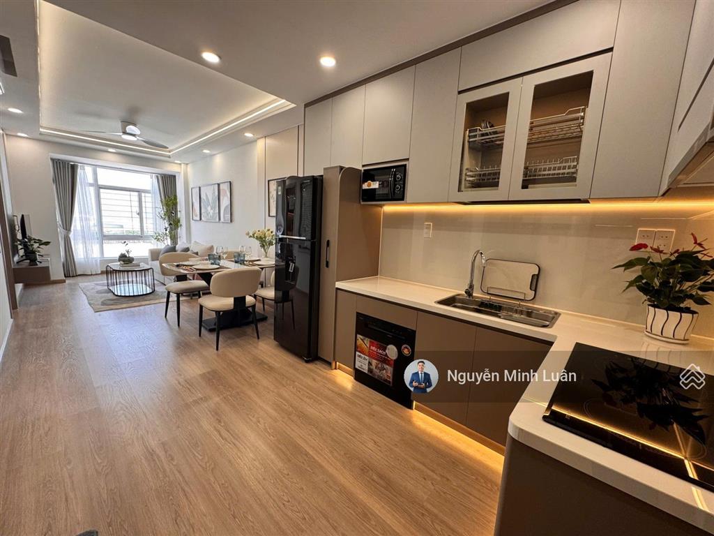  ngay chính chủ! cần tiền bán gấp căn hộ sky garden pmh 2pn giá chỉ 5 tỷ đồng. 0935 382 ***