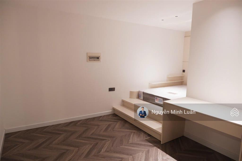 Bán gấp penthouse sky garden  phú mỹ hưng tphcm  257m2 4pn 4wc. sổ hồng riêng.