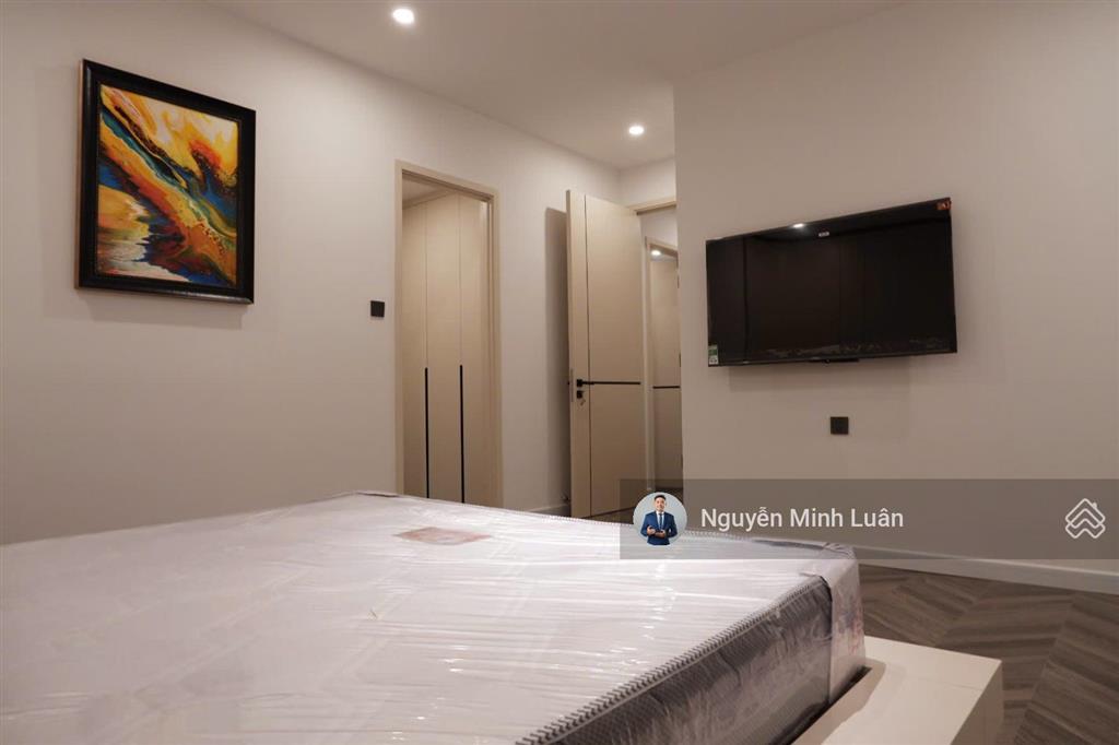 Bán gấp penthouse sky garden  phú mỹ hưng tphcm  257m2 4pn 4wc. sổ hồng riêng.