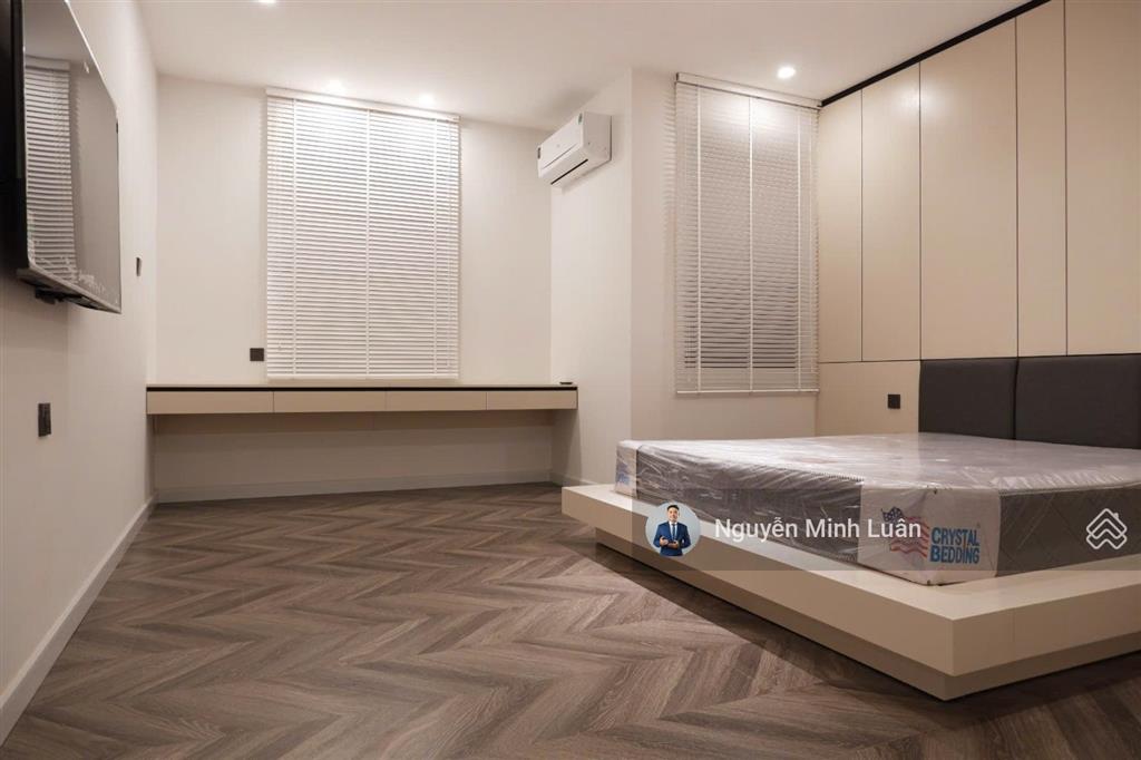 Bán gấp penthouse sky garden  phú mỹ hưng tphcm  257m2 4pn 4wc. sổ hồng riêng.