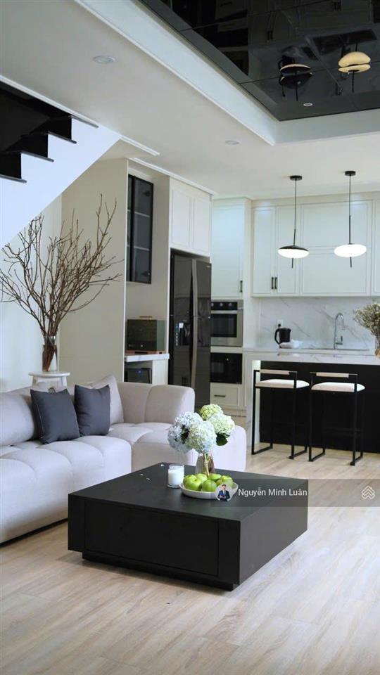 Penthouse chung cư sky garden 3 pmh tphcm  4pn 4wc view sông  sổ hồng riêng   ngay