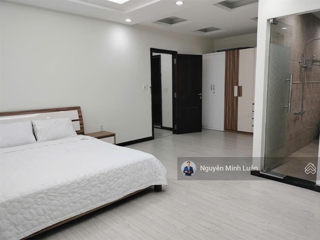 Cho thuê penthouse sky garden phú mỹ hưng 5pn 4wc 2 sân vườn 350m2  0935 382 *** luân