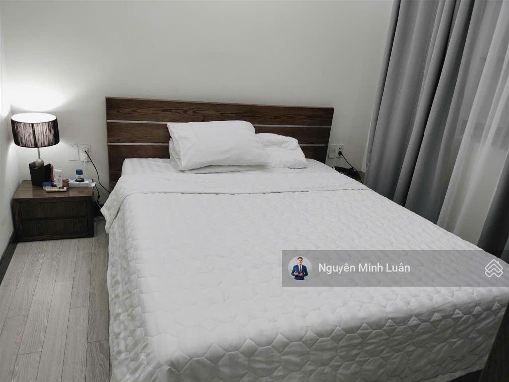 Cho thuê penthouse sky garden phú mỹ hưng 5pn 4wc 2 sân vườn 350m2  0935 382 *** luân