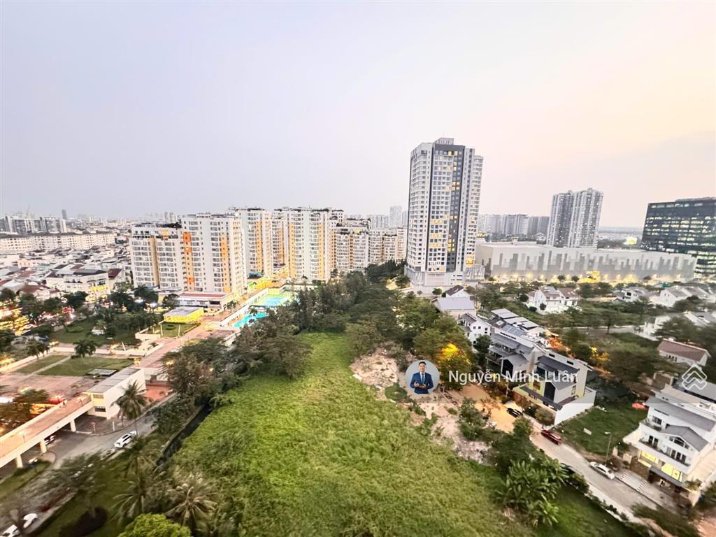 Cho thuê căn hộ chung cư sky garden 3  phú mỹ hưng  tphcm. 2pn giá chỉ 11 triệu.  0935 382 ***