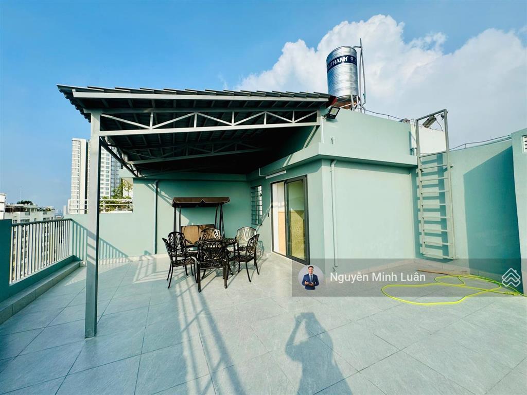 Cho thuê penthouse sky garden 2 phú mỹ hưng 350m, 5 phòng ngủ, 2 sân vườn, giá 60 triệu/tháng