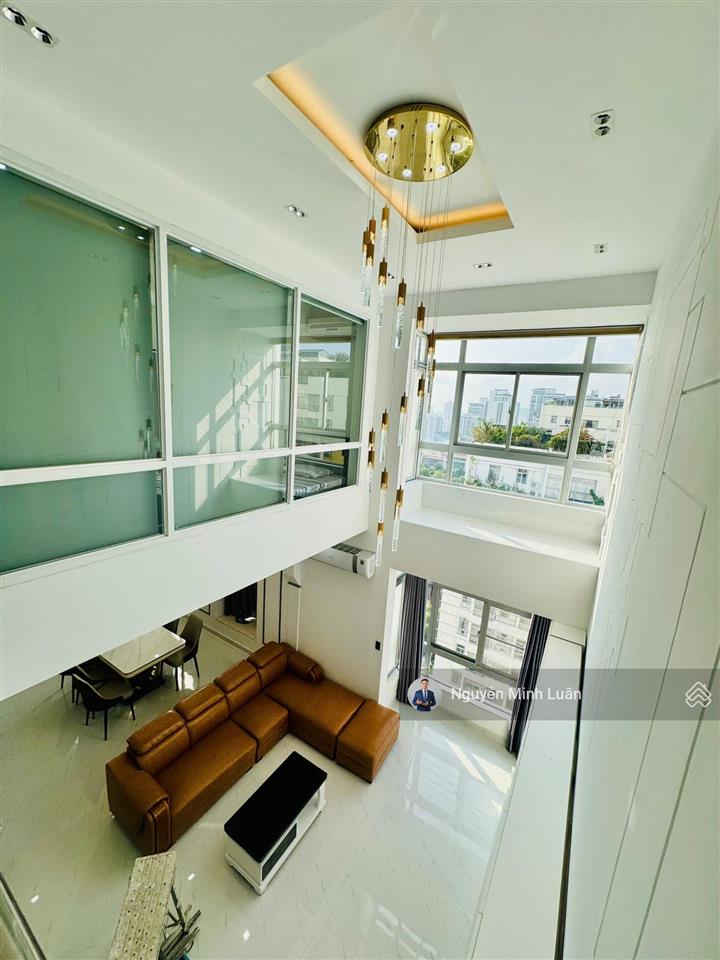 Cho thuê penthouse sky garden 2 phú mỹ hưng 350m, 5 phòng ngủ, 2 sân vườn, giá 60 triệu/tháng