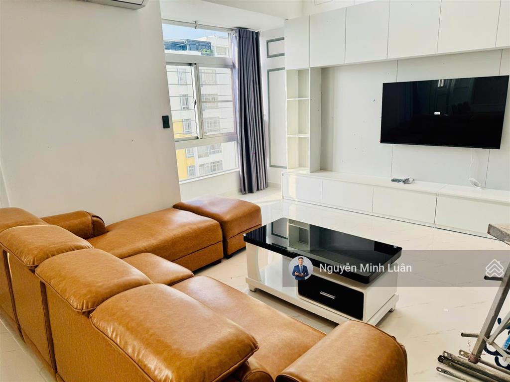 Cho thuê penthouse sky garden 2 phú mỹ hưng 350m, 5 phòng ngủ, 2 sân vườn, giá 60 triệu/tháng