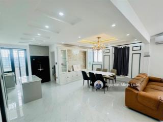 Cho thuê penthouse sky garden 2 phú mỹ hưng 350m, 5 phòng ngủ, 2 sân vườn, giá 60 triệu/tháng