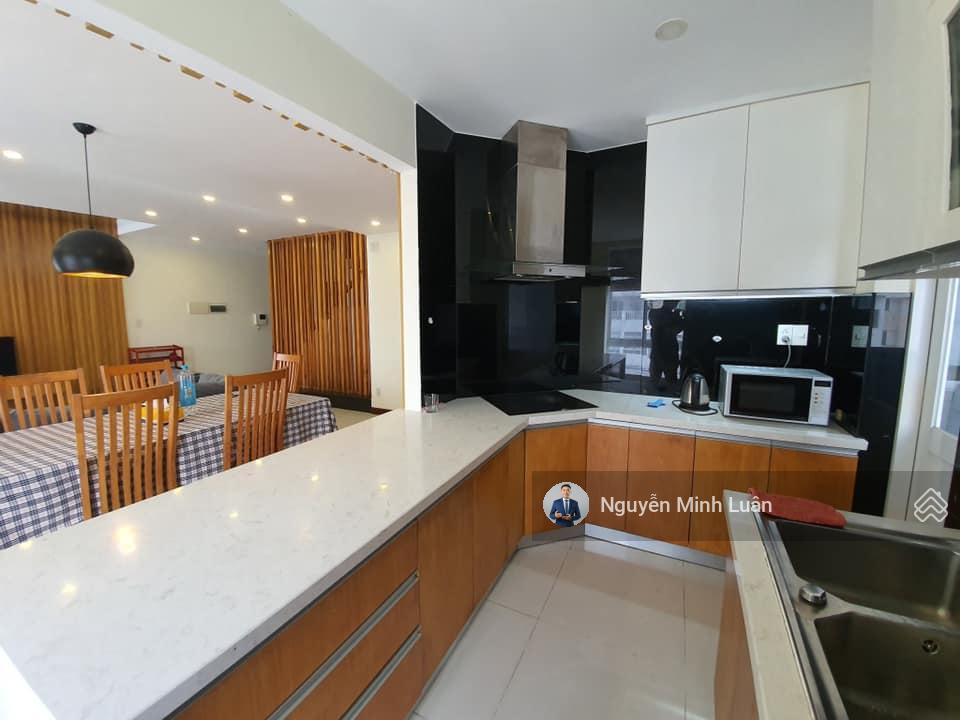 Cho thuê penthouse sky garden 3 phú mỹ hưng 350m, 4 phòng ngủ, 2 sân vườn, giá 40 triệu/tháng