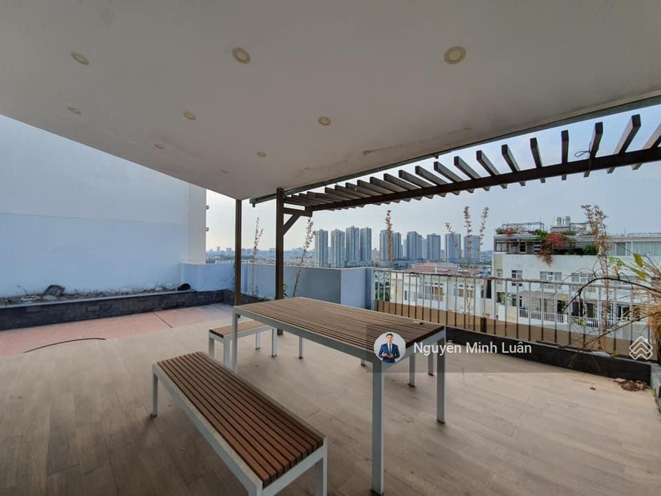 Cho thuê penthouse sky garden 3 phú mỹ hưng 350m, 4 phòng ngủ, 2 sân vườn, giá 40 triệu/tháng