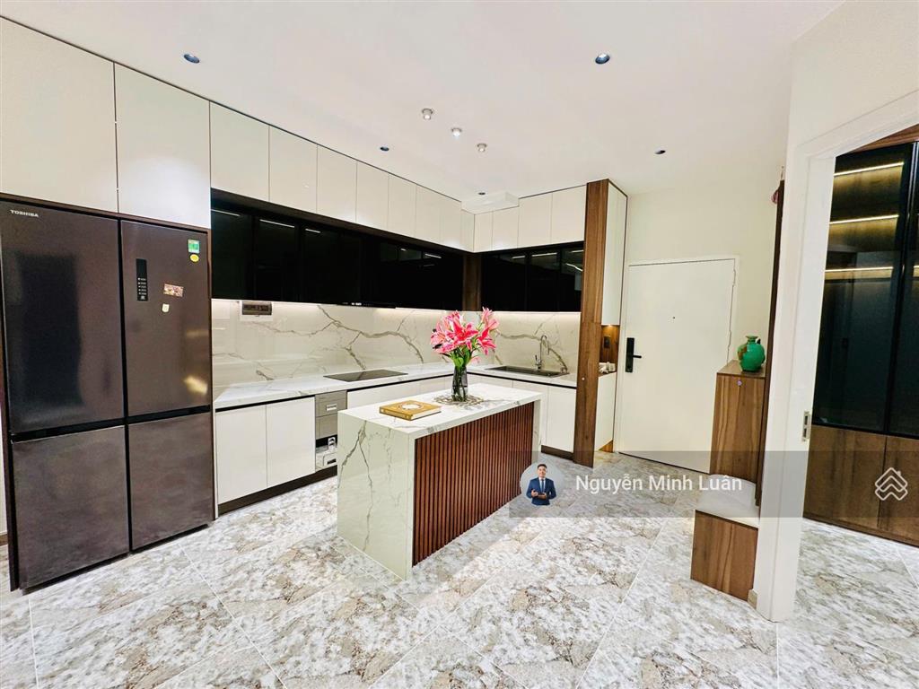 Cho thuê căn hộ sân vườn sky garden phú mỹ hưng tp.hcm 3pn full nội thất vào ở ngay.  0935 382 ***