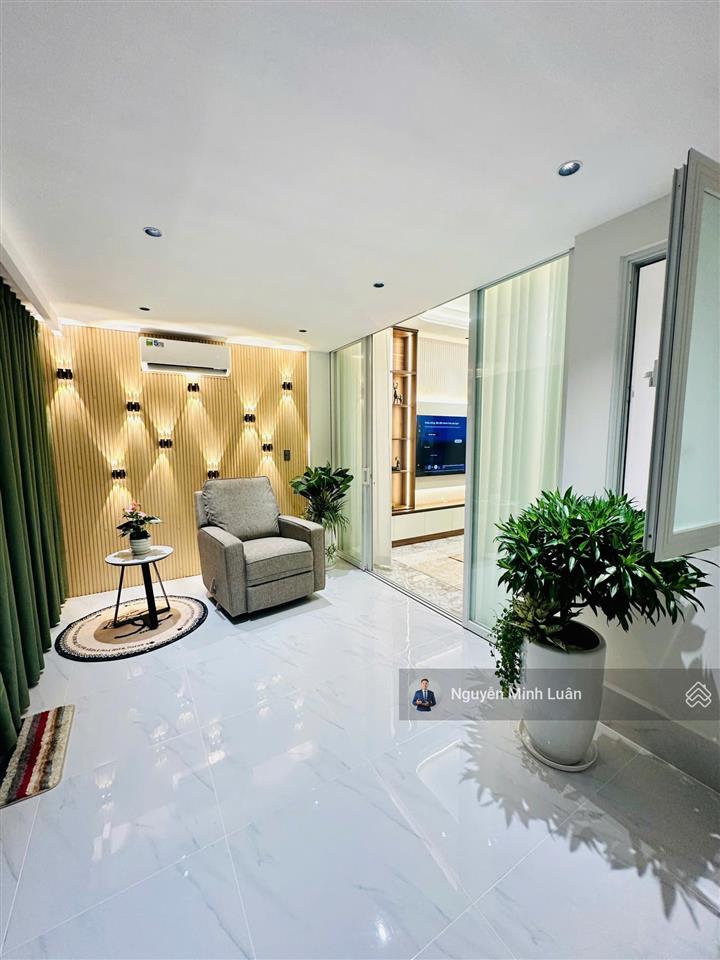Cho thuê căn hộ sân vườn sky garden phú mỹ hưng tp.hcm 3pn full nội thất vào ở ngay.  0935 382 ***
