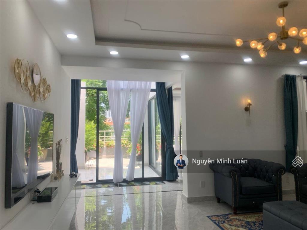 Cần bán gấp căn hộ sky garden phú mỹ hưng 200m2 giá chỉ 10,5 tỷ  sổ hồng riêng  sân vườn rộng
