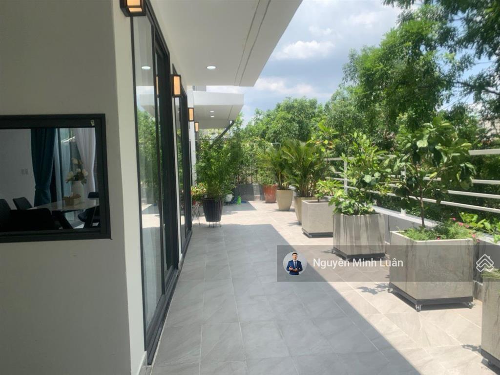 Cần bán gấp căn hộ sky garden phú mỹ hưng 200m2 giá chỉ 10,5 tỷ  sổ hồng riêng  sân vườn rộng