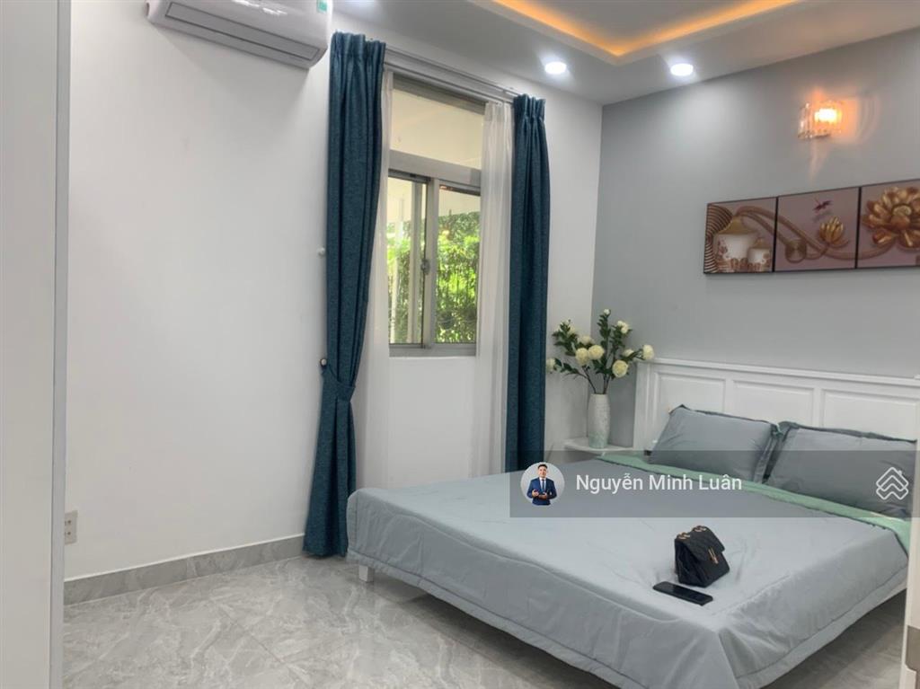 Cần bán gấp căn hộ sky garden phú mỹ hưng 200m2 giá chỉ 10,5 tỷ  sổ hồng riêng  sân vườn rộng