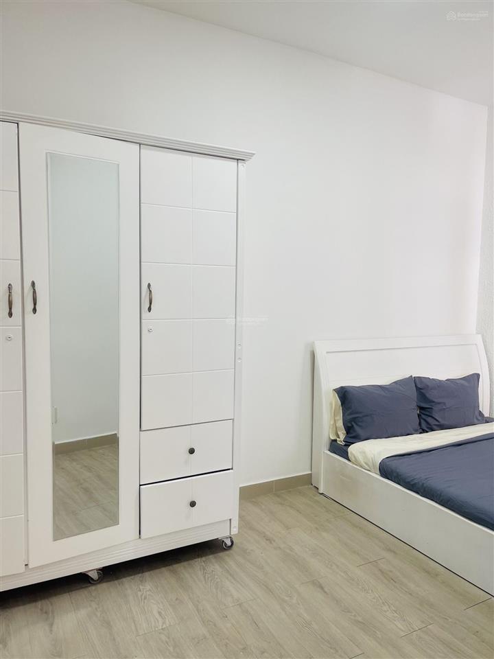 Chuyên cho thuê căn hộ sky garden  phú mỹ hưng  2pn 2wc giá chỉ 15 triệu.  0935 382 *** luân