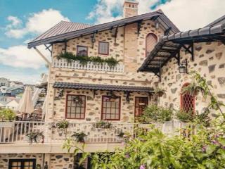 Cần bán gấp villa mặt tiền huyền trân công chúa đà lạt, 5 tầng 14 phòng 20 tỷ