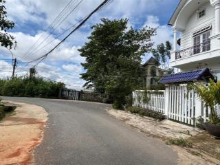 Cần bán lô đất mặt tiền trung tâm phường 6 đà lạt, 329m2 ngang 10m thế đất cao thoáng 11,5 tỷ