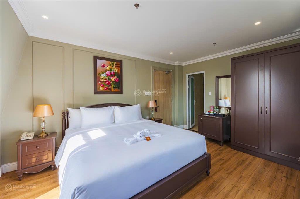 Bán khách sạn đạt chuẩn 3 sao, ngay trung tâm cửa ngõ đà lạt 955m2 40 phòng 180 tỷ