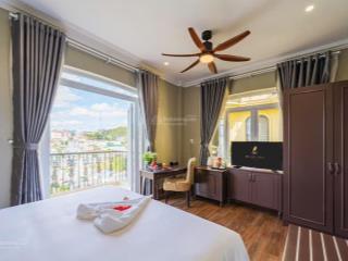 Bán khách sạn đạt chuẩn 3 sao, ngay trung tâm cửa ngõ đà lạt 955m2 40 phòng 180 tỷ