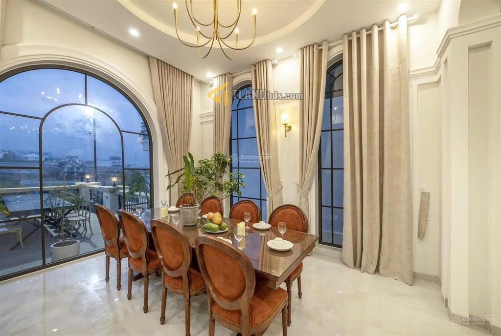 Bán villa sân vườn view đẹp đường ô tô lớn trịnh hoài đức 304.1m2 nhà mới 4 tầng 20tỷ thương lượng