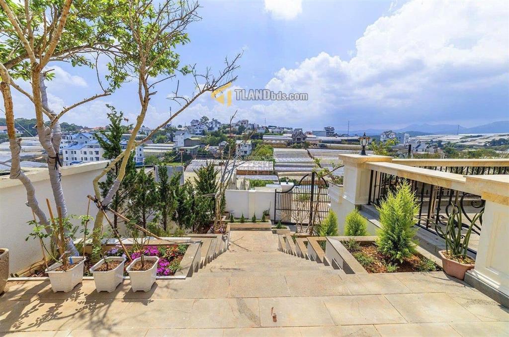 Bán villa sân vườn view đẹp đường ô tô lớn trịnh hoài đức 304.1m2 nhà mới 4 tầng 20tỷ thương lượng