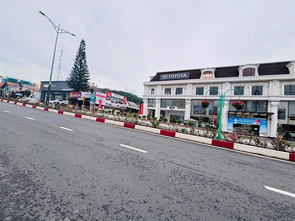 Cần bán gấp lô đất ngay cửa ngõ trung tâm đà lạt, đường ba tháng tư 304m2 view thành phố 20 tỷ