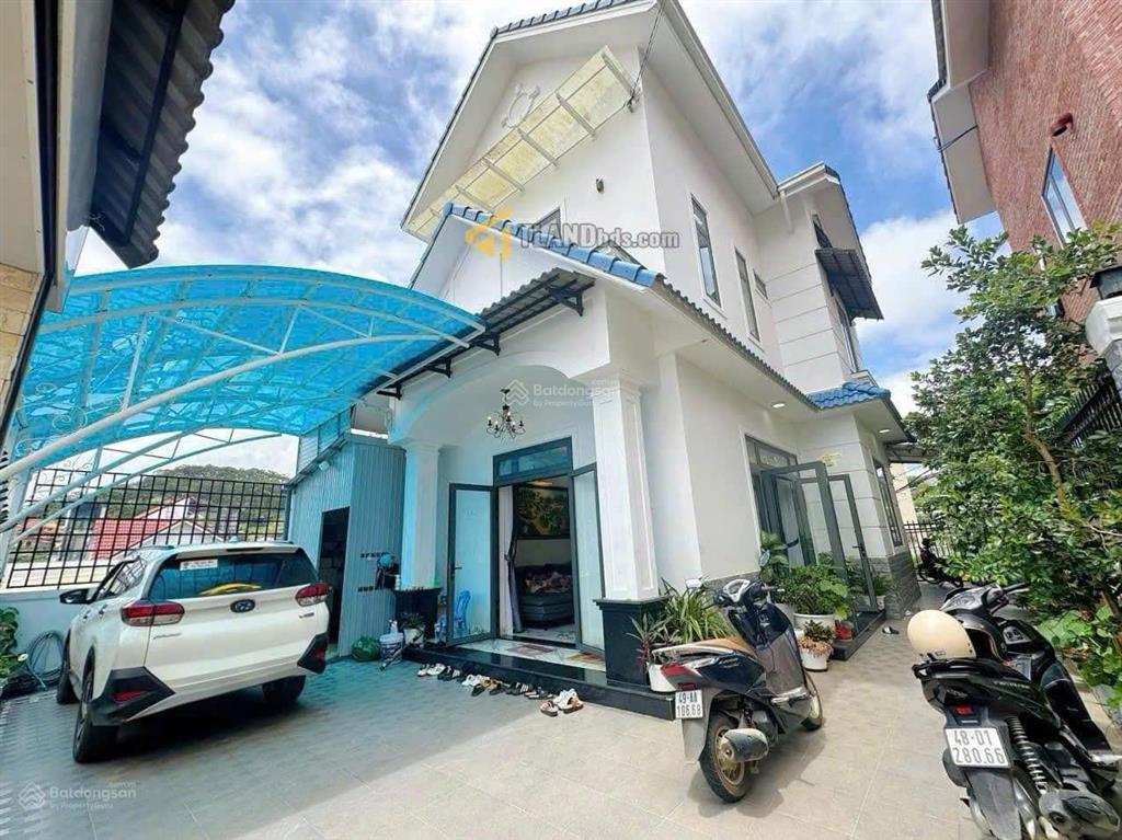 Cần vốn bán gấp căn biệt thự trịnh hoài đức, đà lạt 200m2, 3 tầng sân đậu ô tô 8,5 tỷ