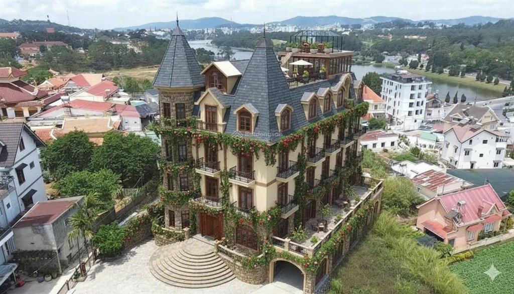 Hạ 7 tỷ bán gấp đất sương nguyệt ánh đà lạt, view hồ xuân hương, 590m2 ngang 36m giá 25 tỷ