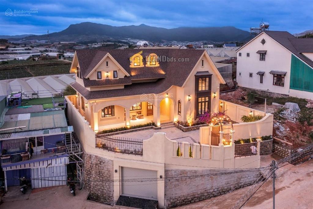Chủ cần thu hồi vốn bán nhanh căn villa cao cấp nghỉ dưỡng đà lạt cách trung tâm 5km, 300m2 15 tỷ