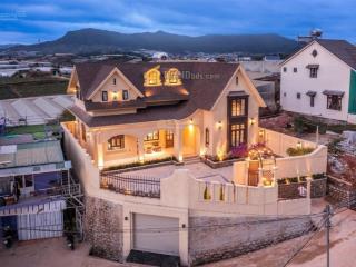 Chủ cần thu hồi vốn bán nhanh căn villa cao cấp nghỉ dưỡng đà lạt cách trung tâm 5km, 300m2 15 tỷ