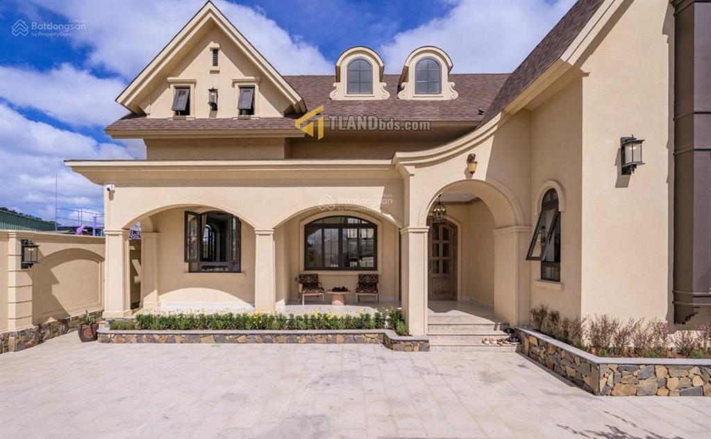 Chủ cần thu hồi vốn bán nhanh căn villa cao cấp nghỉ dưỡng đà lạt cách trung tâm 5km, 300m2 15 tỷ