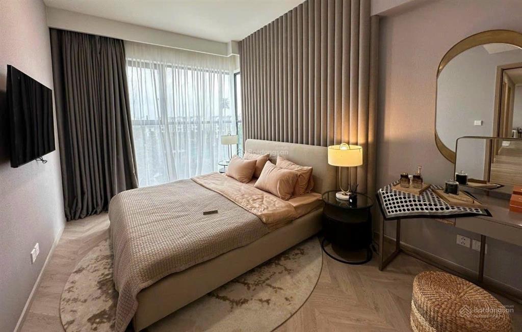 Căn 2pn full nội thất view hồ bơi giá 4,5 tỷ (mua cđt, rẻ hơn hàng chuyển nhượng)