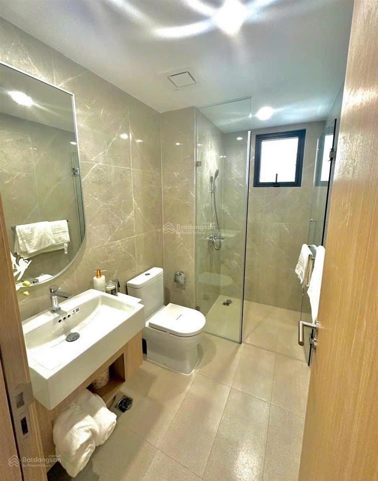 Bán căn 2pn full nội thất view hồ bơi mua trực tiếp cđt giá chỉ 4,5 tỷ rẻ hơn hàng chuyển nhượng