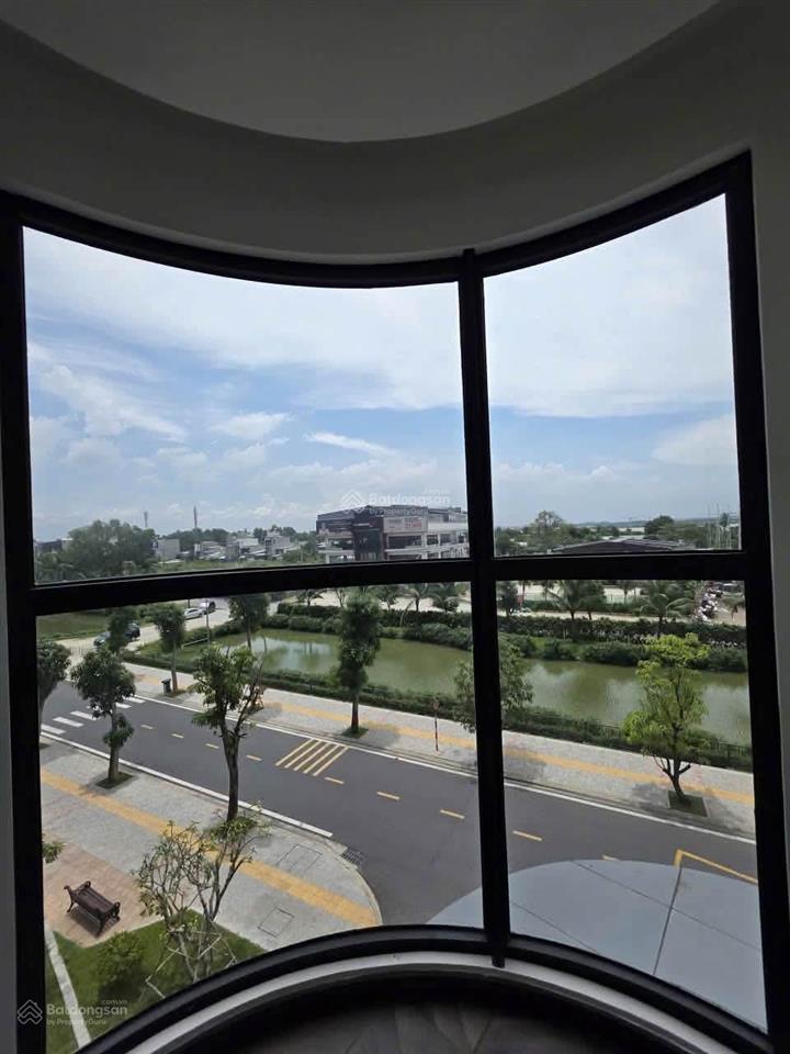 Chính chủ cho thuê căn 2pn be6 nhà trống, giá tốt trong vinhomes, phân khu cao cấp ở dự án
